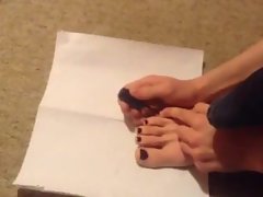 painting my toe nails
