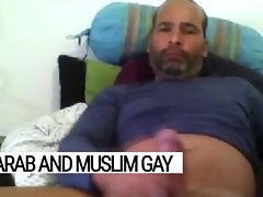 Arab gay Libyan daddy soldier: huge, brown, juicy dick