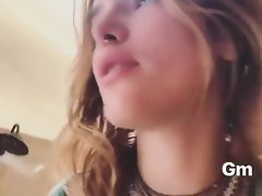 Bella Thorne says good morning with a nipple slip 