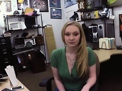 Amateur chick banged by fluent fucker